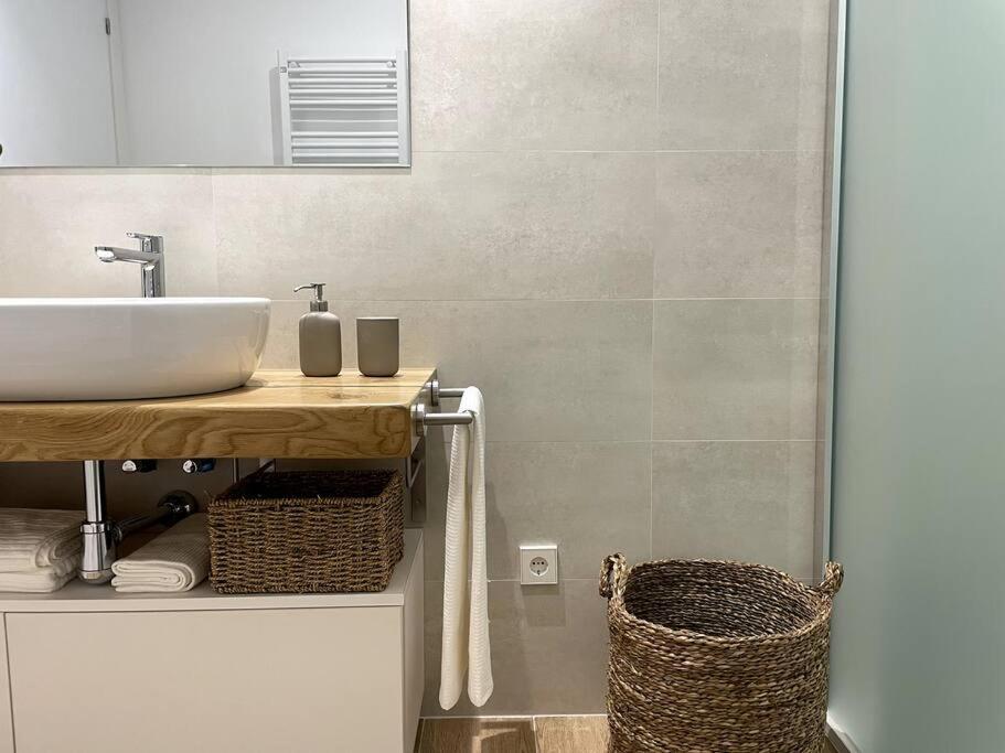 Apartamento Nuevo Centrico Frente Al Mar En Palamós Exterior foto